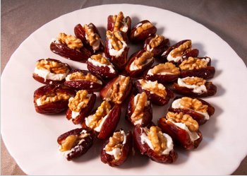 MOROCCAN STUFFED DATES

These dates are stuffed with a rich almond filling for a quick and healthy appetizer.
Have fun!

fiverr.com/s2/ea8a8a0d80?…