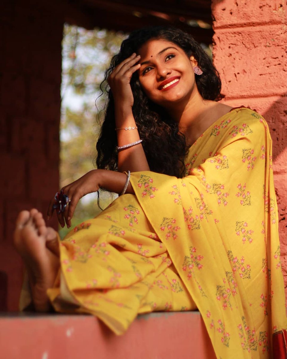 MarathiStars's tweet photo. भाग्या 😍😍😍😘
.
.
.
@bhagya.nair
#bhagyanair #actress #marathiactress #marathi #beautiful #gorgeous #cute #marathiabhinetri #maharashtra_ig #marathi_ig #marathistars #repost #youtubestar #itsuch #youtuber
📸: @that_guy_in_black_tee https://t.co/3HJMMNuWSw