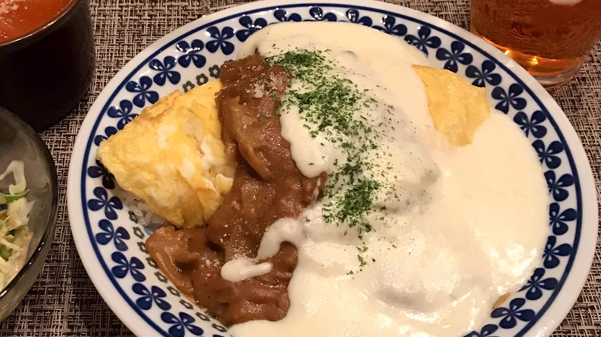 お店で出てくる料理のような雰囲気に！オムライスなどにかけて食べたい、チーズソースのレシピ！