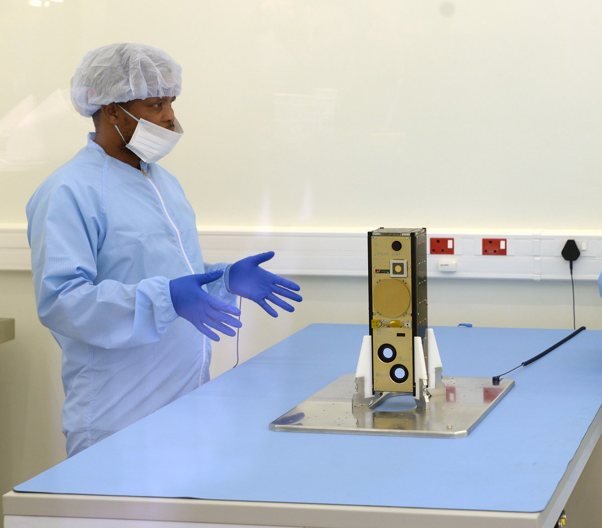 dstigovza's tweet photo. @dsigovza  has invested about R18,9 million in the development of two nanosatellites, towards increased maritime domain awareness in South Africa. It is the first such initiative for the country to provide communication services to the maritime industry. https://t.co/RIDfCz29yv https://t.co/4X54JoAFLA