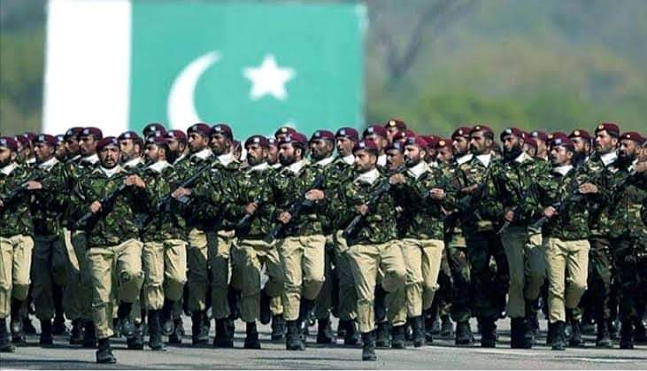 BraveMarwat's tweet photo. #SSG_COMMANDOS
23 مارچ کی پریڈ میں بچپن سے میرا پسندیدہ دستہ
یا اللہ ان شاہینوں کو ہمارے ملک کی نظریاتی اور سرحدوں کی حفاظت کرنے والوں کے ہاتھوں میں رکھ... آمین https://t.co/HFRN1zQM9i