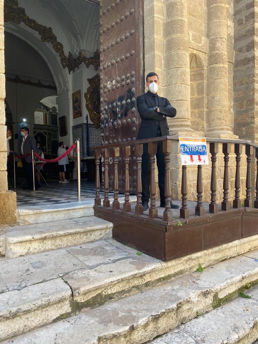 AmlAsmarklin's tweet photo. Este año no podremos estar con nuestras hermandades y cofradías en su salida, pero estaremos ayudando a que se cumplan las medidas anti #Covid19 en los templos en #Cadiz #Cordoba #Huelva #Malaga #Sevilla https://t.co/hLYiN6JnSj