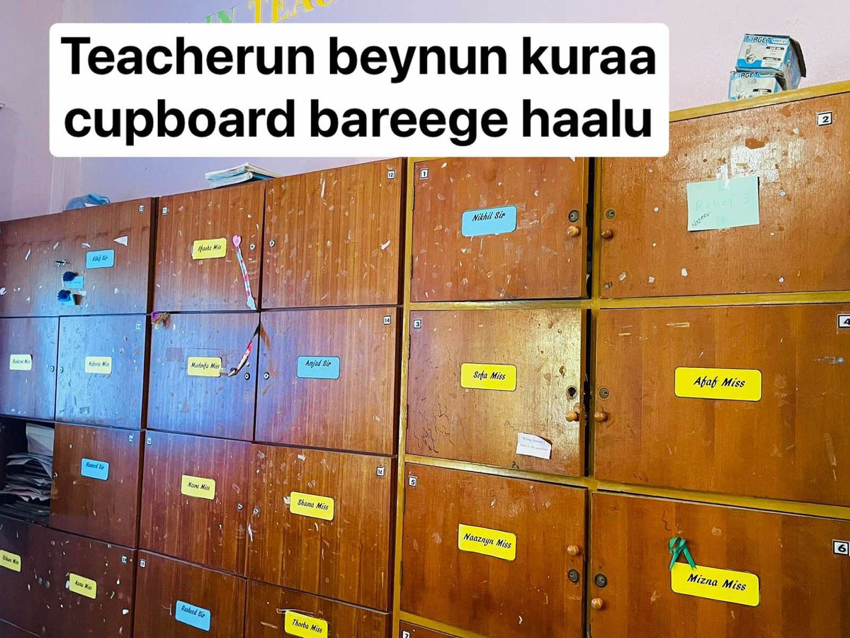 HESS_NGO's tweet photo. Hirilandhoo school hall. Mi thanakee filaa partition jahaagen class room hadhaagen kiyavadhey thaneh. 65 aharu vefaivaa mi School gai huri massalathah hallu kohdhevvaane kamah vidhaalhuvi namavess amalee evvess kameh nuvey. Teacharun thibee muzaaharaa kuraa hisaabu. @MoEdumv https://t.co/GXJo2xzEu8