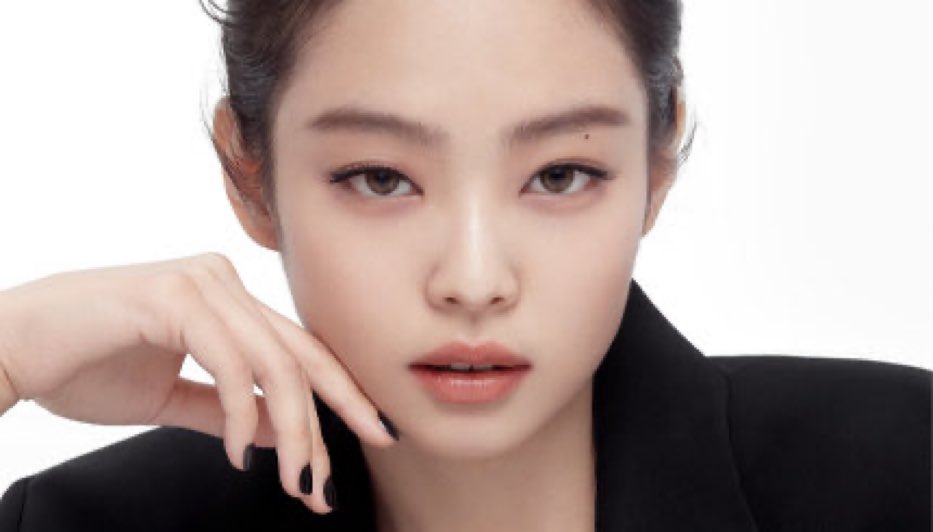 blackpinkbabo's tweet photo. JENNIE KIM 🖤 SO HOT @BLACKPINK https://t.co/vx70vvoIe4