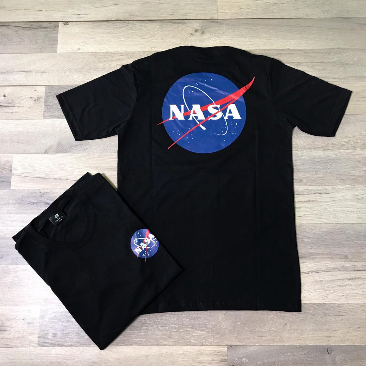 Hai masih promo nih kaos premium nya cuma  50k!!! Buruan ke nuxelo store lokasi di kebun handil disamping pecel lele poncowarno 2