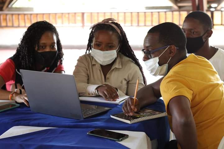 FundaForoSurocc's tweet image. 📌 En el proyecto #EmpoderArtePorLaPaz buscamos el fortalecimiento de las organizaciones comunitarias de Suárez y Buenos Aires, Cauca.

Juntos trabajamos por la disminución de las violencias basadas en género, los Derechos de la niñez y la construcción de paz 🕊🤝🏽