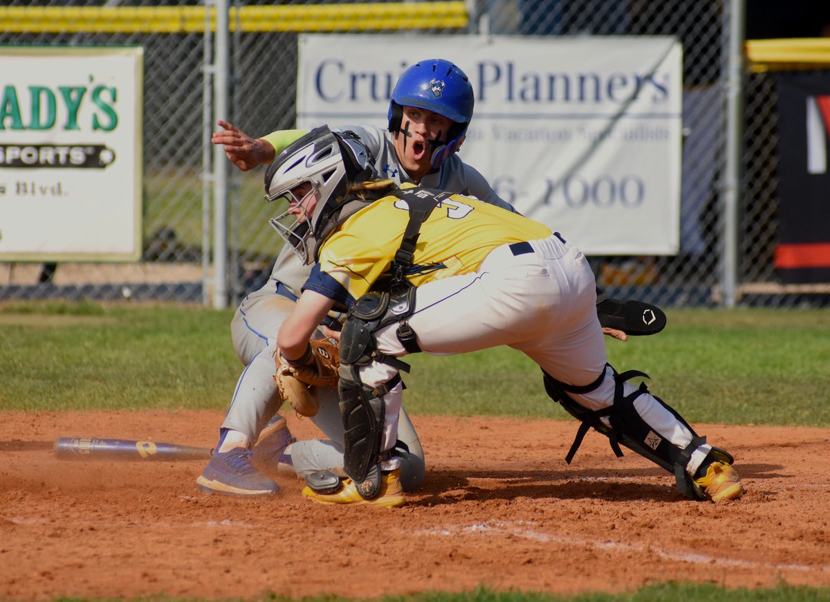 WinterHavenSun's tweet photo. Varsity baseball: Winter Haven, Lakeland Christian square off during Blue Devil Classic | PHOTOS
https://t.co/5bNg3v85AE https://t.co/sy18jV08e0