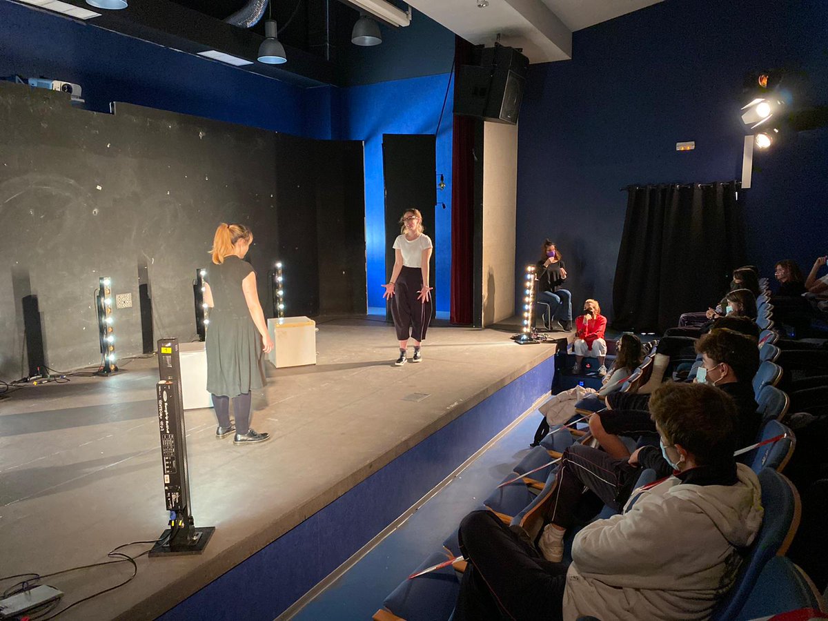 ColegioGaudem's tweet photo. El alumnado de 3° ESO y 1° Bachillerato asiste a la representación teatral #PorlaBoca de @Padramatic Una forma interesante y divertida de abordar el tema de los trastornos de la conducta alimentaria que tan invisibles resultan en muchas ocasiones. @ventriculoveloz https://t.co/2IJVlsSXga