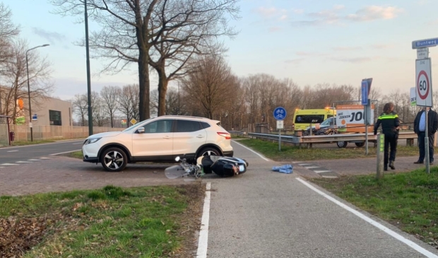 Ongeval met scooter en personenauto op de Rooiseweg #Schijndel - ..