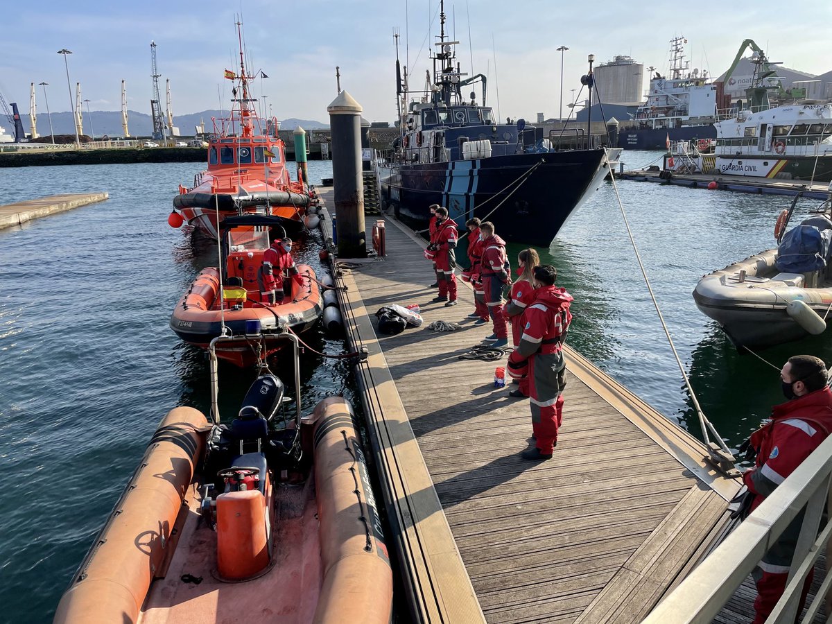 CRECantabria's tweet photo. Hoy da comienzo un curso #modulo10 #SalvamentoMaritimo de @CRECantabria en #Santander para nuevas incorporaciones al proyecto. #estamosenlamarporti #Seguridadnautica @salvamentogob https://t.co/LSPckQUplM