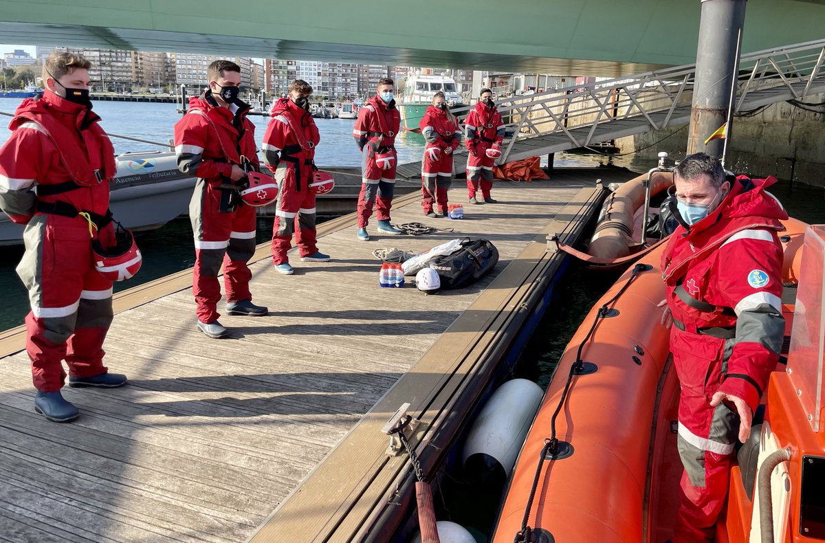 CRECantabria's tweet photo. Hoy da comienzo un curso #modulo10 #SalvamentoMaritimo de @CRECantabria en #Santander para nuevas incorporaciones al proyecto. #estamosenlamarporti #Seguridadnautica @salvamentogob https://t.co/LSPckQUplM