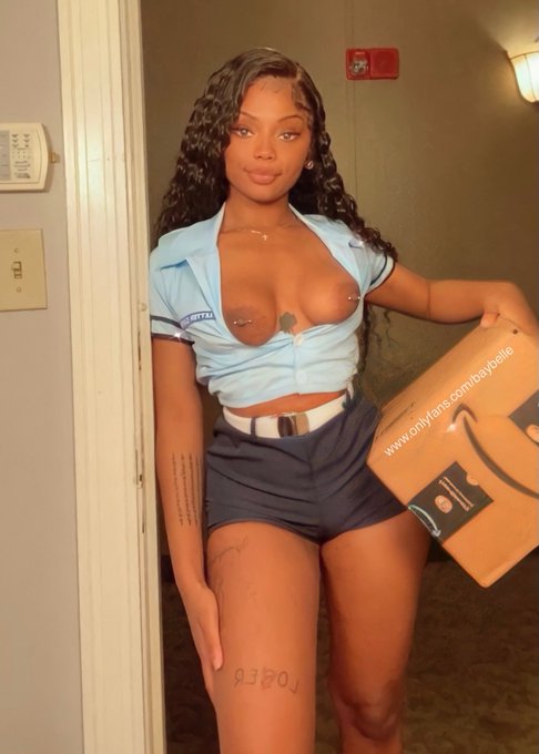 1 pic. Would you let me handle your package? https://t.co/Ym3YGBCAsh