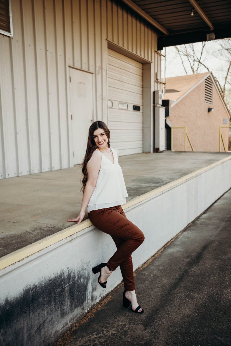 TaylorTgrider's tweet photo. Just some of my favorite grad pics 🩺🎓

pc: Fleeting Photos https://t.co/AJmDvSY2V8