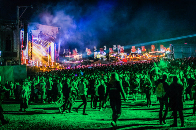RobdaBank's tweet photo. Anyone remember the feeling of coming round this corner @bestival and seeing thousands of people having the time of their lives?! #tbt https://t.co/6gYxIYKjKr
