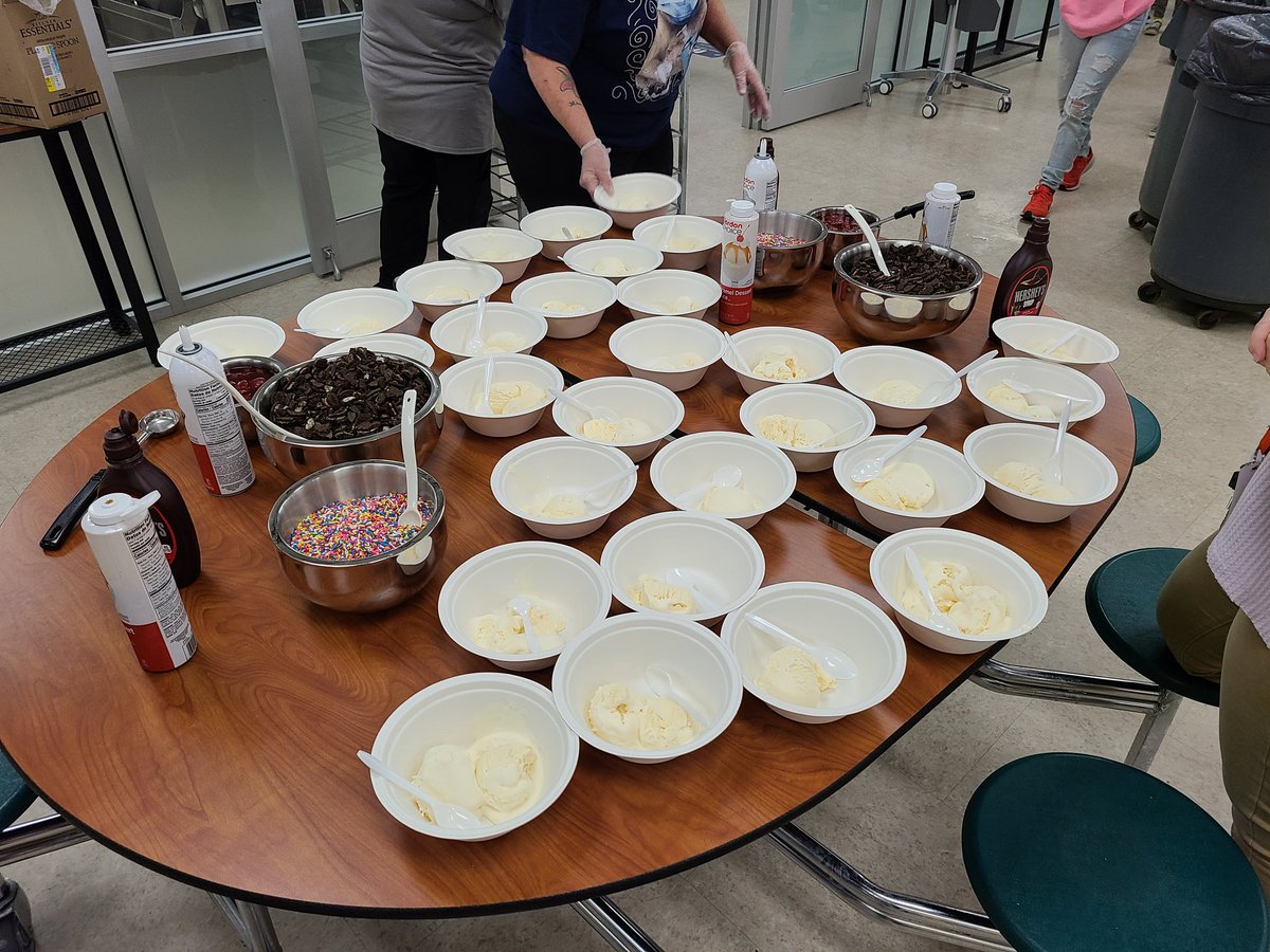 Our Junior High staff providing a reward for students who brought their Chromebook to school everyday for 3rd MP.  Part of the building's PBIS program! #COMETPRIDE