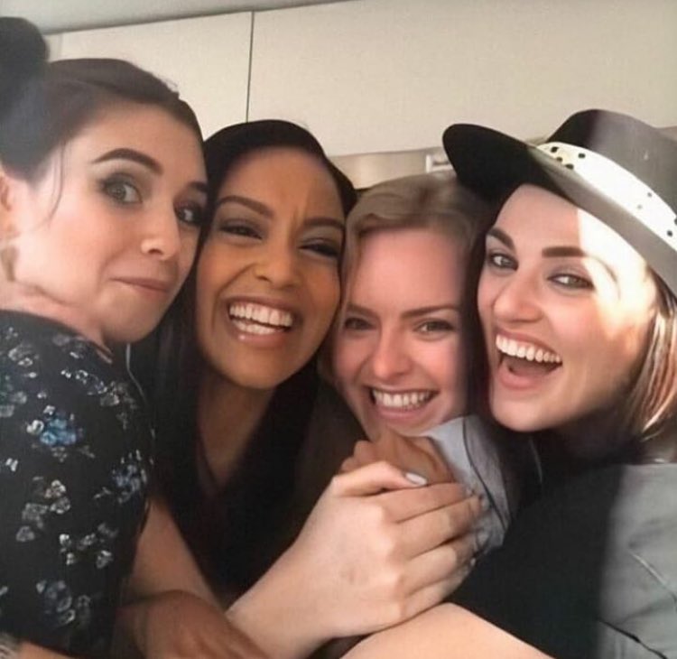 troianns's tweet image. my heart belongs to them