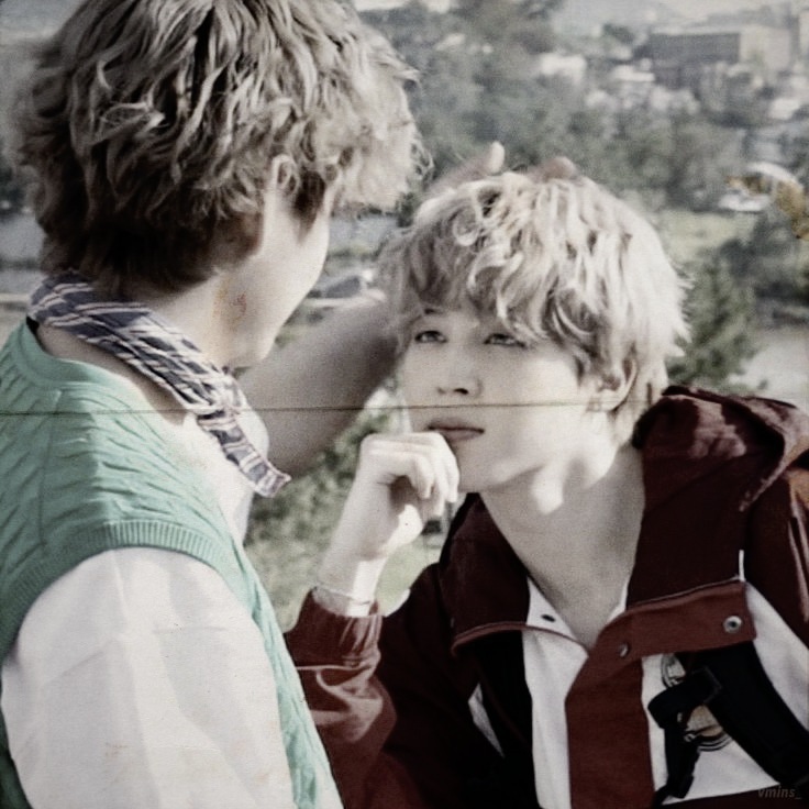 stillwithu01's tweet photo. the red thread | vmin au

"birbirinin kaderi olan kişilerin serçe parmaklarına kırmızı iplikler bağlıdır. çözmek isteseler de çözemezler, başka birisine bağlamak isteseler de bağlayamazlar."
kitapta yazılanlar Kim Taehyung'un aklına tek bir ismi getirmişti; arkadaşı Park Jimin. https://t.co/VqMS05UJZF