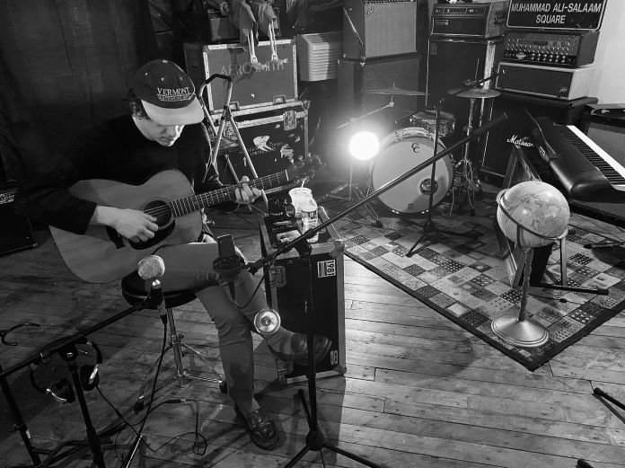 Under_Radar_Mag's tweet image. New York singer/songwriter and multi-instrumentalist @jimmymontague69 (bassist of @palhth) has shared a new single, "Always You," premiering with Under the Radar. Montague also announced a full-length solo debut, 'Casual Use,' out May 21st on @chillwavve.
undertheradarmag.com/news/premiere_…