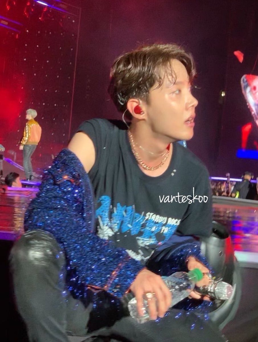vminkookfairies's tweet photo. fan taken pictures of hoseok - a beautiful thread: https://t.co/pZceZcaUTC