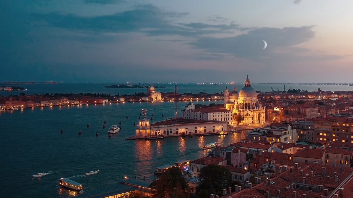 ItermarTO's tweet image. 1600 anni fa, oggi, nasceva Venezia e noi non vediamo l’ora di ritornare a visitarla!  🇮🇹

Scopri l’iter dei nostri viaggi: adulti.itermar.it/it/article_det…