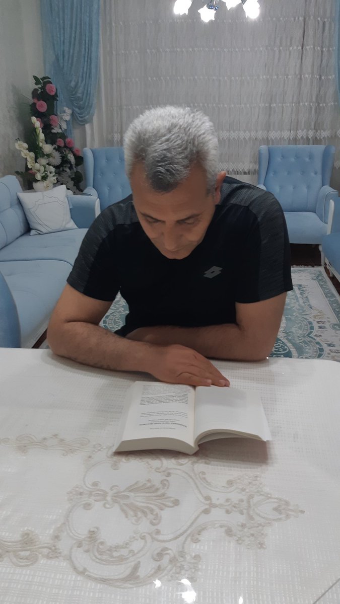 MesutAR18525108's tweet photo. Ne kadar meşgul olduğunu düşünürsen düşün okumak için zaman ayırmazsan cahilliğe teslim olursun. Konfüçyus #benokuyorumgaziantepokuyor @yasintepe @yagcimehmet27 @Gaziantep_MEM @SehitkamilMEM @metin_mengilli @MAtasbas @hsyndlkrn27 @YusufALCIK @sani_konukoglu https://t.co/mctg2kZAZv
