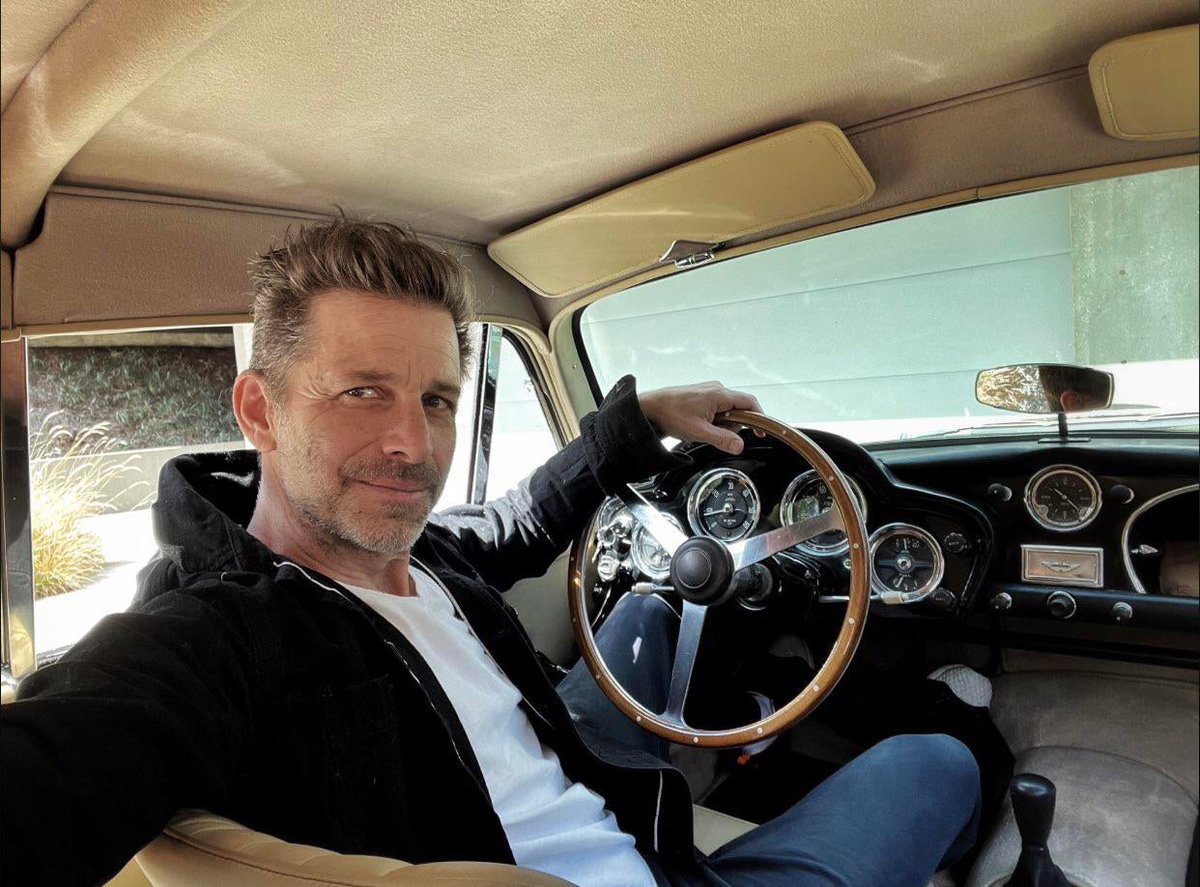 KnightFleck's tweet photo. Get in Loser, we're going to #RestoreTheSnyderVerse. https://t.co/OhZaBnsQIL
