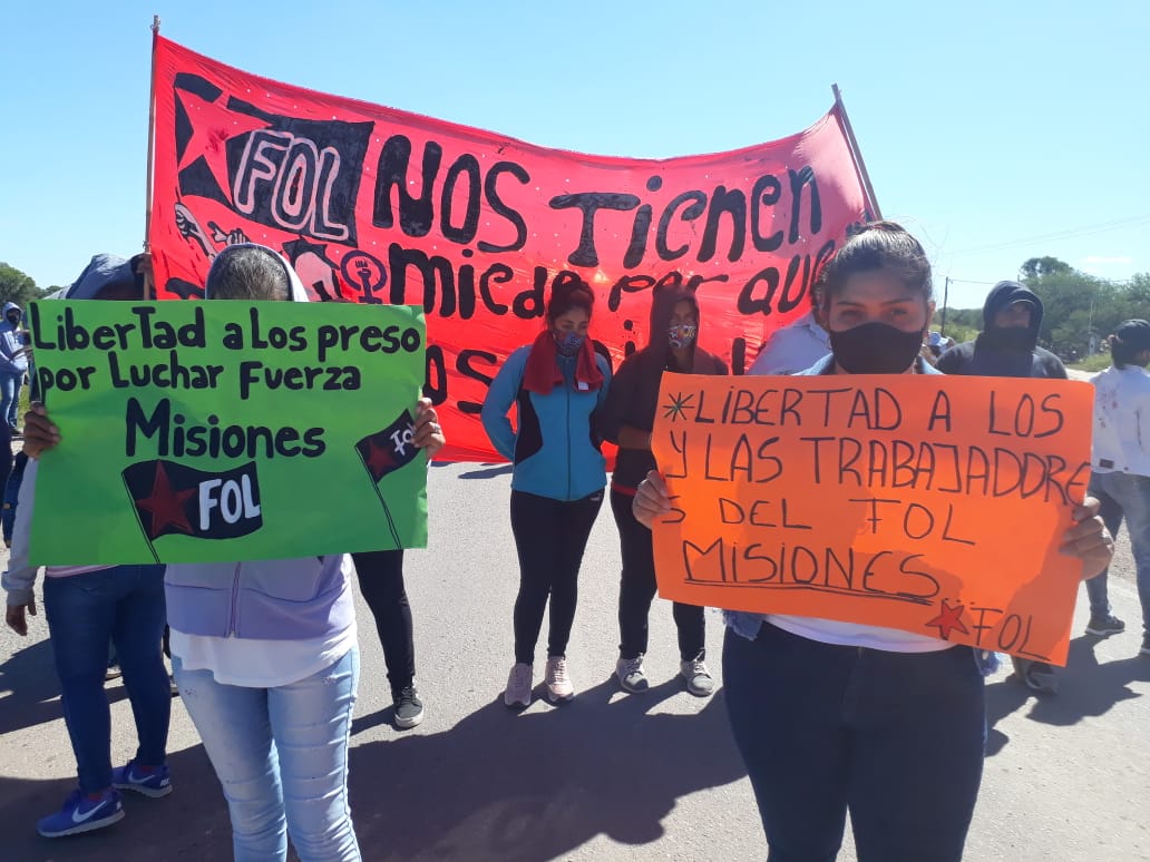 FOLprensa's tweet photo. https://t.co/RhZ2Q0sz7X
#AhoraSantiago

#Cabure-#Lomitas-#Quimili-#GranaderoGatica

Distintas regionales de Santiago del Estero salimos a las rutas para apoyar a les compañeres cooperativistas de fol misiones que hace 4 días el gobierno de ahuad  mantiene detenidos... https://t.co/G3S8552lhl