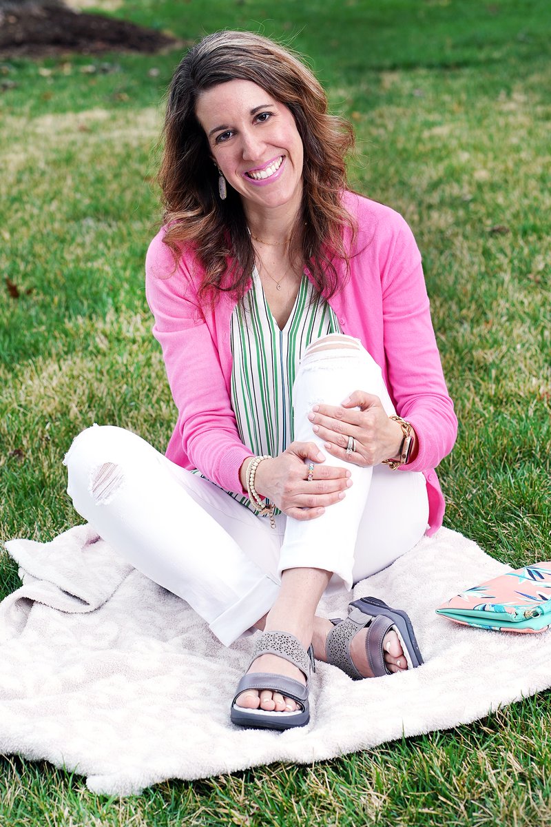 CurlyCraftyMom's tweet photo. Give Your Feet the Comfort & Quality They Deserve w/
@jambufootwear. Use promo code CCMS21 for 20% off at Jambu, more details here: https://t.co/KF017dnLqf #curlycraftymomfashion #jambuandco #jambufootwear #gifted https://t.co/S9sncXkZ1R