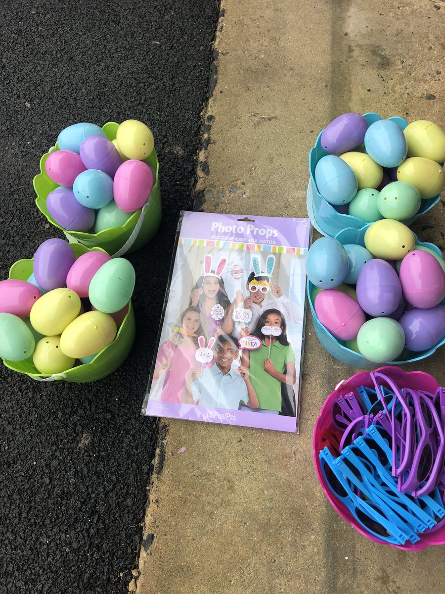 MuchZoo's tweet photo. We “egg’ed” the Olivet Boys &amp; Girls Club today! https://t.co/kT5hNYBkcU