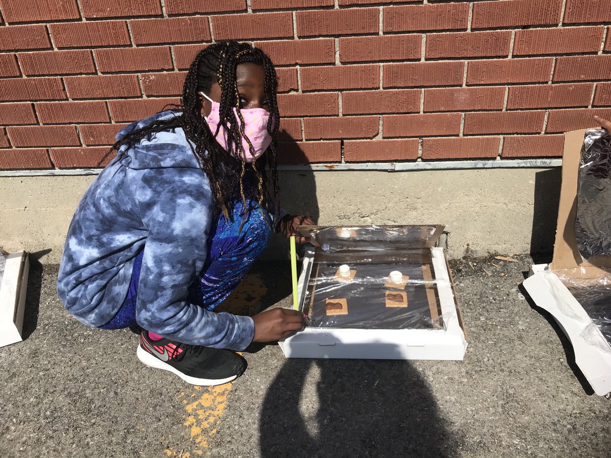 ngallagherOCSB's tweet photo. Grade 4 Immersion students made S’mores Pizza ovens! Delicious!! https://t.co/pNdgwSbMES