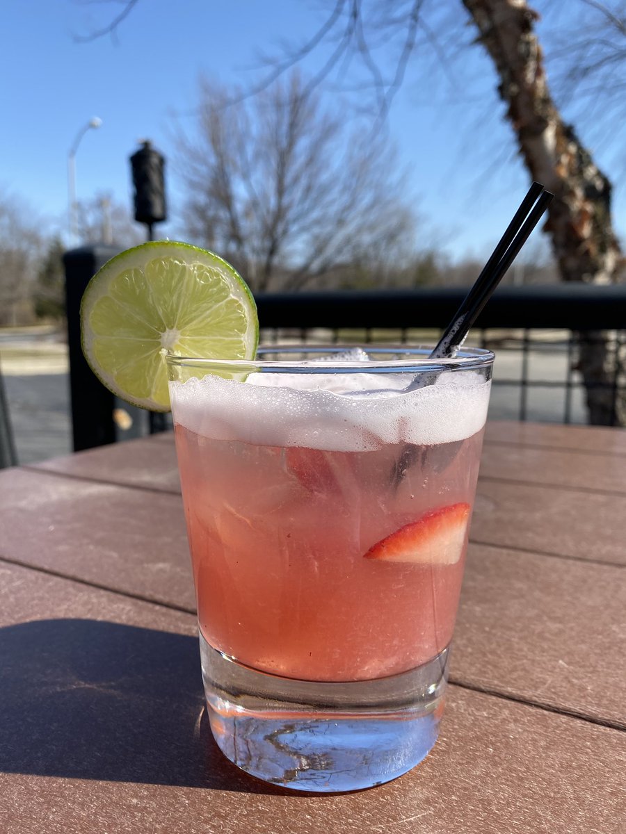This weeks featured: Tex mex spinach dip, blackened Mahi Mahi and strawberry gin cocktail !