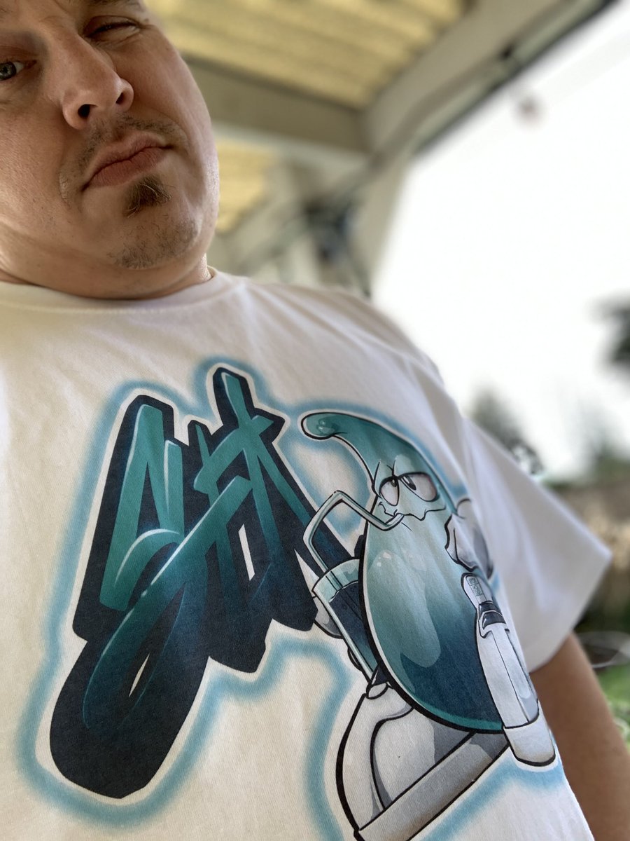 ScribbleNerd42's tweet photo. Rain City
Graphic Tees and Hoodies
https://t.co/drwr69Mvib
#seattle
#seattletees
#pnw
#hoodies
#graphichoodies
#graphictees
#clothingline
#brand
#neckofthehood
#urbanwear
#urbanclothing
#lifestylebrand https://t.co/3y1GyaEtQV