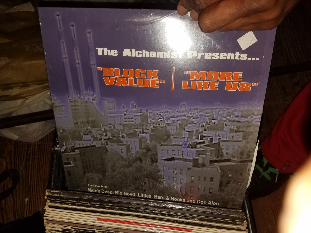 jubei208's tweet photo. #TBT... @Alchemist PRESENTS... (2001)(12" VINYL) VIA @fatbeats & ALC RECORDS
"BLOCK VALUE" FT #LITTLES & #PRODIGY
"MORE LIKE US" FT #BarsNHooks #BIGNOYD #DonAlon @mobbdeephavoc @MobbDeep
#ALCHEMIST #BLOCKVALUE #MORELIKEUS #MOBBDEEP #HAVOC #FATBEATS #HIPHOP #FATBEATS #WIKIHHDG https://t.co/8NzN4Vl1yB