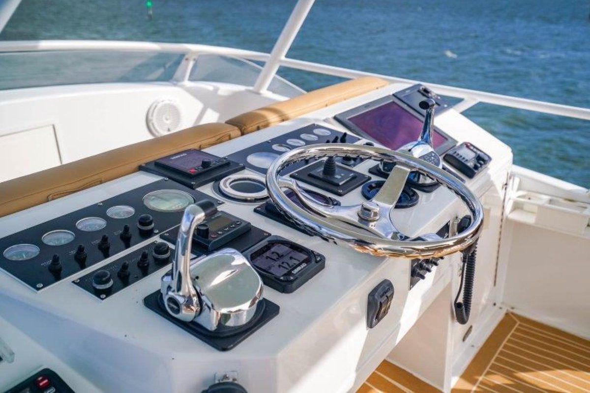 HMY Yachts tweet media
