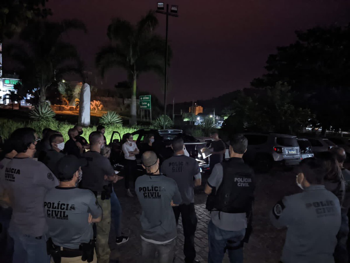 RjInformeNews's tweet photo. #112DP realizou a ‘Operação Chorume’ contra políticos e empresas prestadoras de serviços de coleta de lixo envolvidas em um esquema de corrupção na cidade de Carmo. A ação conta com o apoio do 7º #DPA e do MPRJ. Saiba mais: https://t.co/v2RHcGptQw