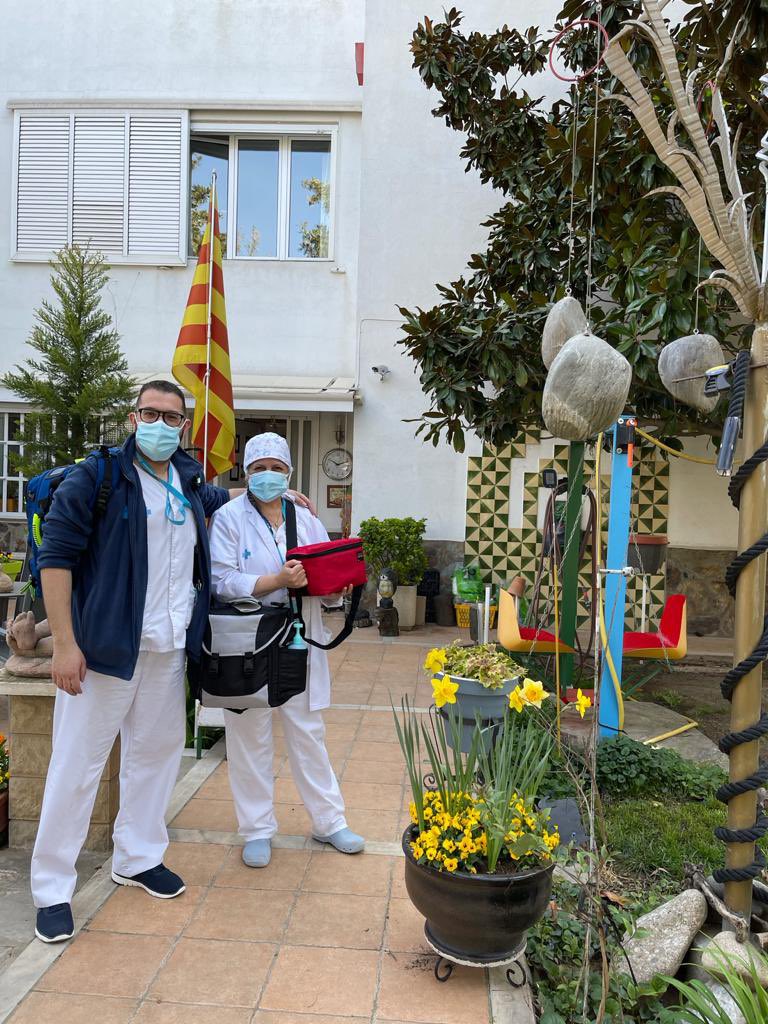 InfLleidaCOILL's tweet photo. Les companyes del #CAP Balàfia - Pardinyes - Secà de Sant Pere van completant la pauta de vacunació administrant la segona dosi a les persones en Atenció Domiciliària.
💪🏻❤️ #INFERMERESdeLLEIDA
#ForçaInfermera #PerLleida #Joemvacuno #vacunaciócovidcatalunya https://t.co/CdBaePiAFI