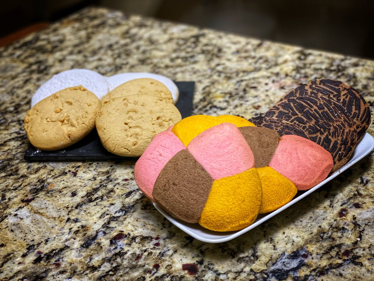 xocolatll52's tweet photo. Polvorón 🍪 con SOLO 3 INGREDIENTES 😱 | Sevillano tricolor | Como hacer pan https://t.co/sJSaW4eXvT

#panaderos #panaderosdecorazon #panaderosartesanos #panaderia #bread #breadlover #panaderiamexicana #harina #levadura #boulangerie #boulange #pan #panmexicano #pandulce https://t.co/9QaJbJu3IF