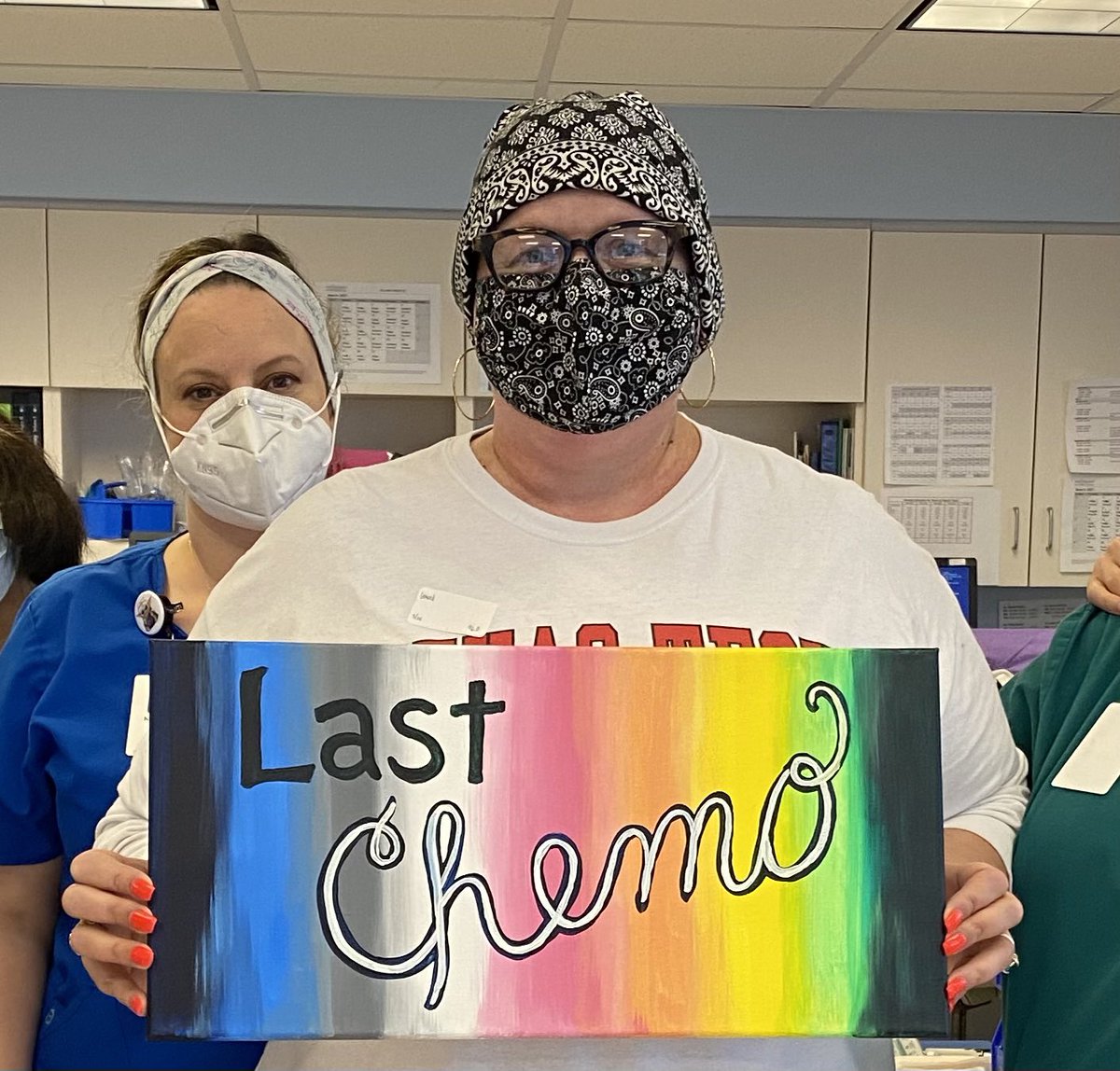 alenord's tweet photo. I did it!! #chemodone #cancertreatmentdone #SURVIVOR #OvarianCancerWarrior https://t.co/Pch561DaOx