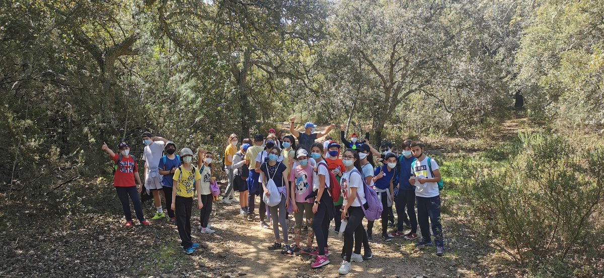 CeipColon's tweet photo. Los alumn@s y profes del 3er ciclo, gracias a @rastack8 y al profe Rafa, han hecho rutas de senderismo por #CordobaEsp durante las jornadas de ayer y hoy. La sierra está ESPECTACULAR. https://t.co/K1nIFquiK1