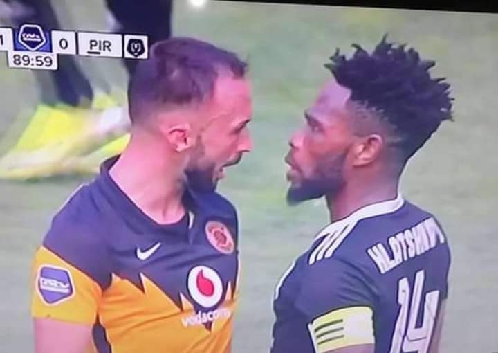 Danny_deeks's tweet image. Nurkovic: Speak English I can't hear you!! 
Hlatshwayo: Yey why kick the ball in the score for mkalangwane?