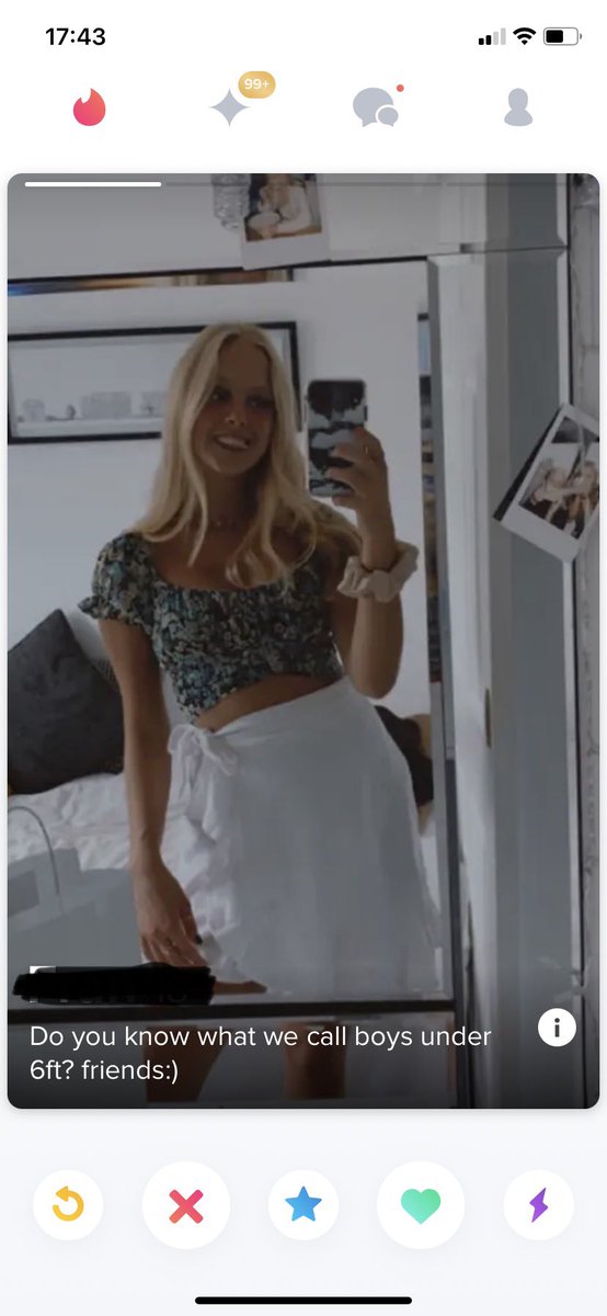 LouisRose19's tweet photo. That tinder bio hit me hard😭😭 https://t.co/DqFOQCutwc
