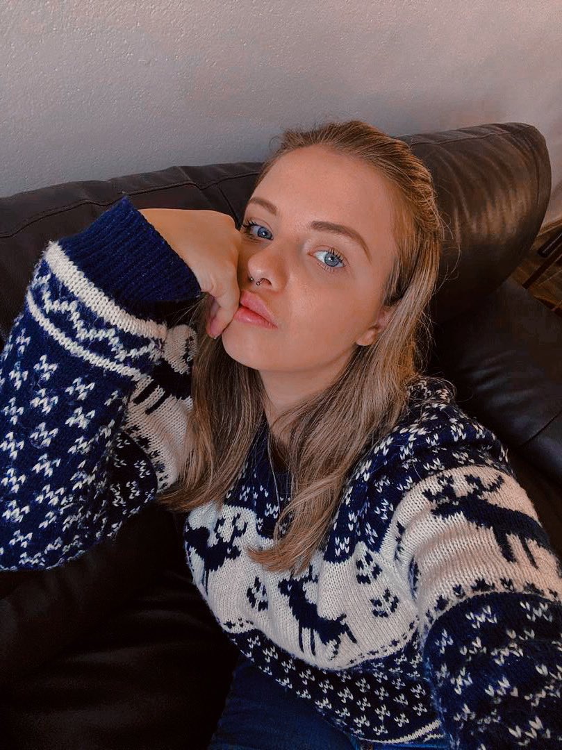 rybakelsie's tweet photo. y’a pas grand chose qui a changé, j’ai juste grandi 😭 https://t.co/D8L4POjV7k
