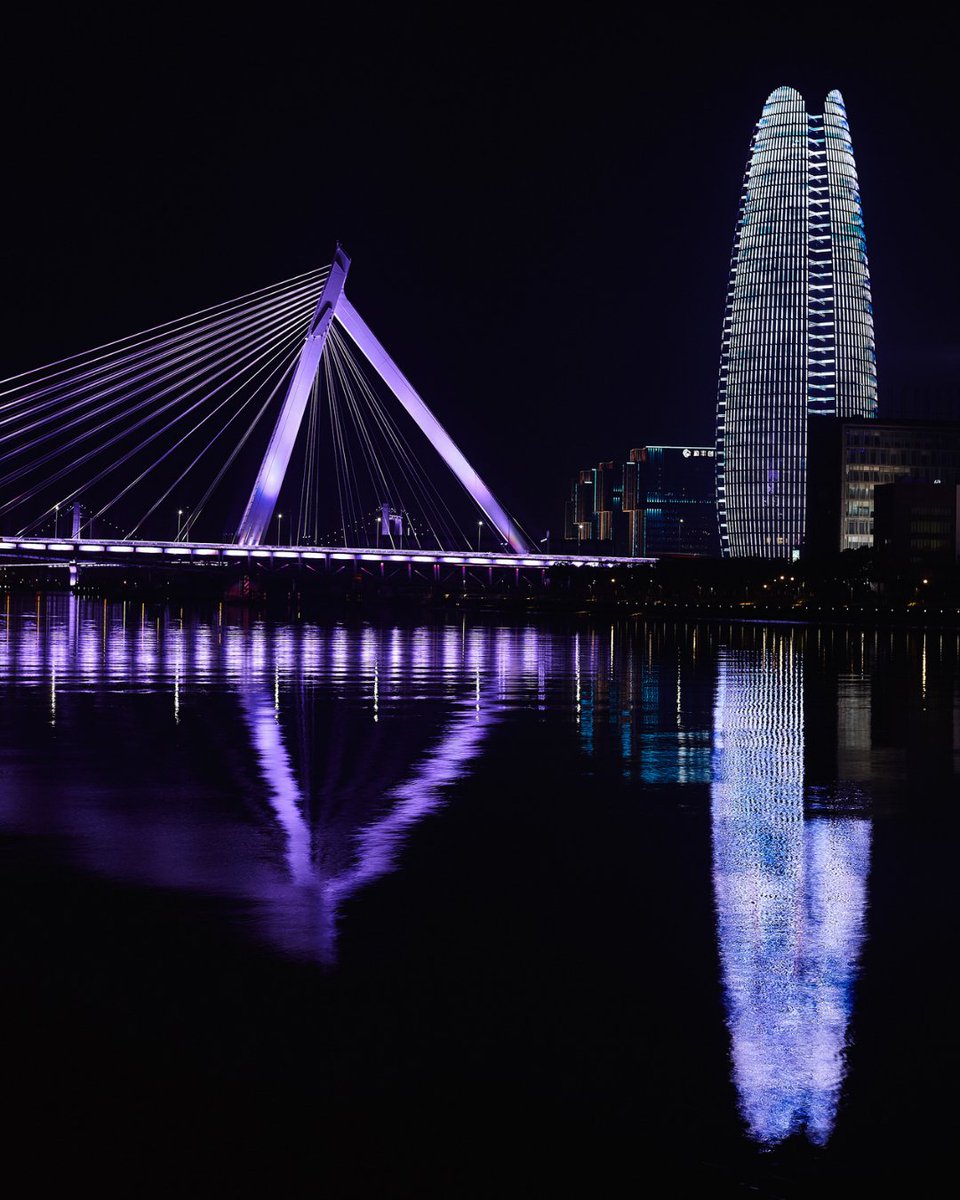 ImageSource's tweet photo. A classic nighttime scene over the river in Ningbo, China

📍https://t.co/OC90vNgLcU
📸 Philippe Roy

#nighttimephotography #china #cityscape https://t.co/qdzdzxvaxO