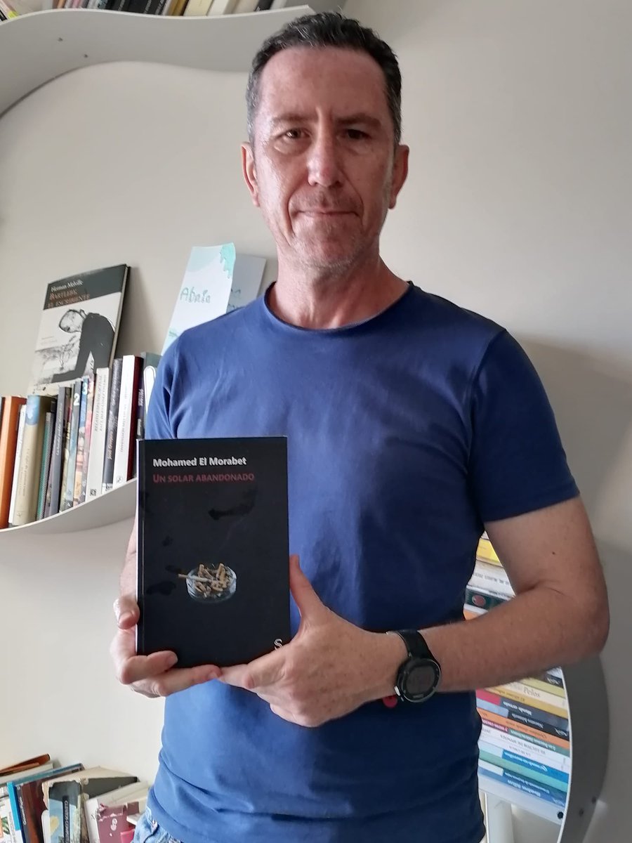 ondaceromelilla's tweet photo. Hoy en la sección 'La balda de libros' Daniel Doblado nos ha recomendado 'Un solar abandonado' de Mohamed El Morabet. @SitaraEditorial 

https://t.co/bqMhmgnGWg https://t.co/Oxk8bMUu75
