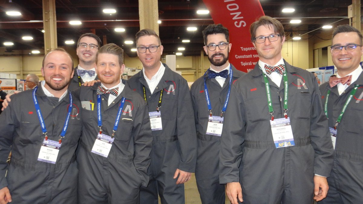 Link Magazine tweet media