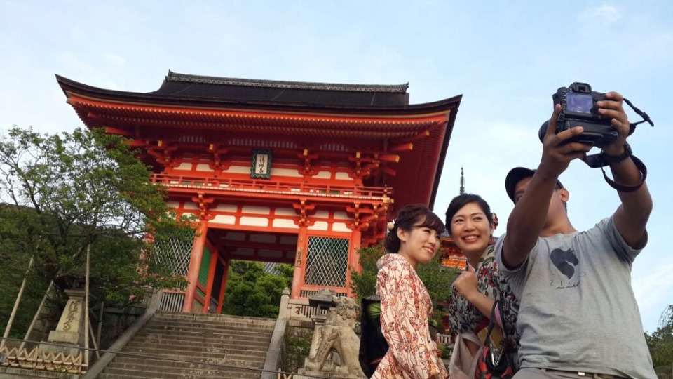 Gempils's tweet photo. Ke jepang ah. *Buka gallery. https://t.co/BBQs5ItS3T
