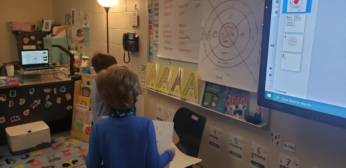 sugaree17's tweet photo. No one can tell me that inquiry doesn't = engagement! Look at @ColemanCrewKSE kinders rocking their practice for their digital ABC book!! Look at them check their work against the target!  @KSpringsLions @CCALMS @glma @CCSDLibMedia https://t.co/pjF6AY23QG