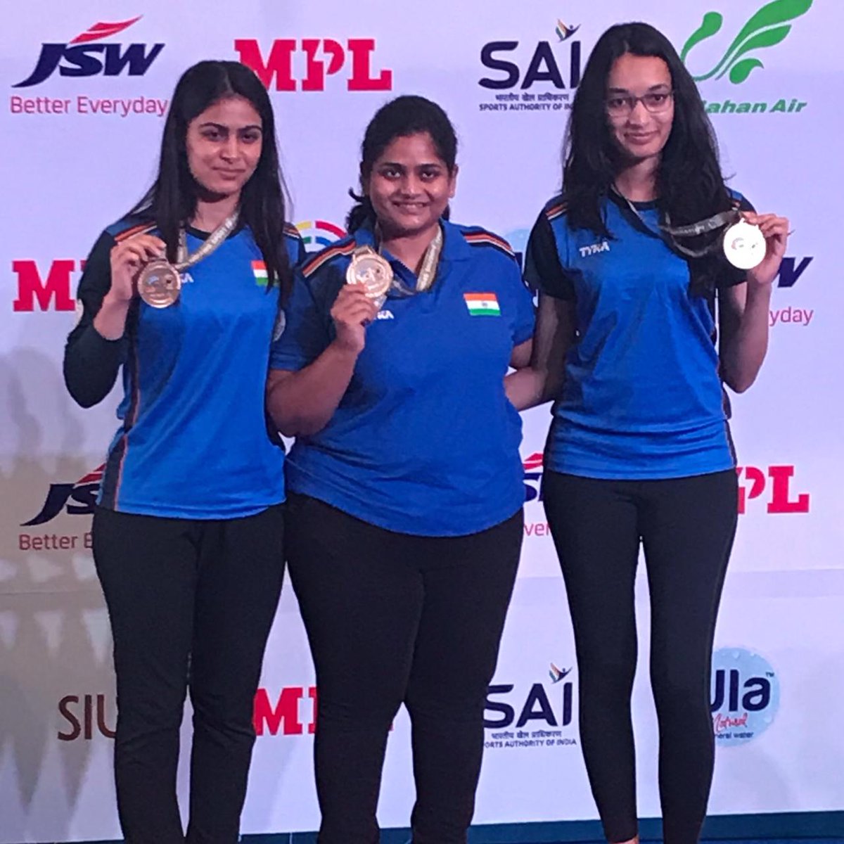 RijijuOffice's tweet photo. Our girls are shining at the #ISSFWorldCup. The trio of Anjum Moudgil, Shreya Saksena &amp; Gaayathri Nithyanadam won 🥈 in the Women’s 50m Rifle team event, and @sarnobatrahi, @realmanubhaker, @chinkiyadav4 won gold in the 25m pistol team event. @KirenRijiju congratulates them. https://t.co/TckqeJ5Xcl