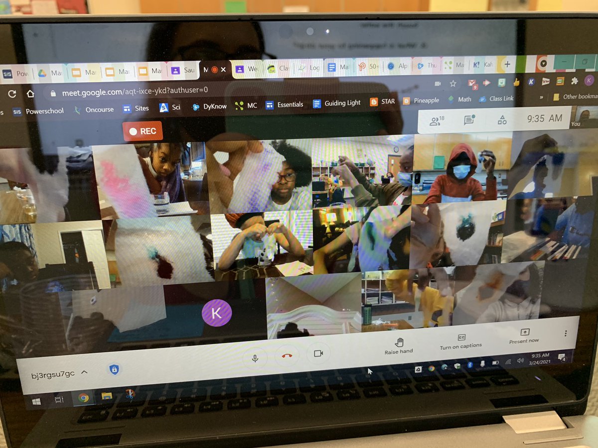 mrskhaller's tweet photo. We tried another lab with in person AND virtual learners!! We learned all about how chromatography can separate colors! All you need is water, paper towels, markers and patience! 😂🤣 They nailed it! #scientists #PremierStars #dualmodality @SEstarsR2 @EmmerGeo @RichlandTwo https://t.co/VgtMIwpmxm