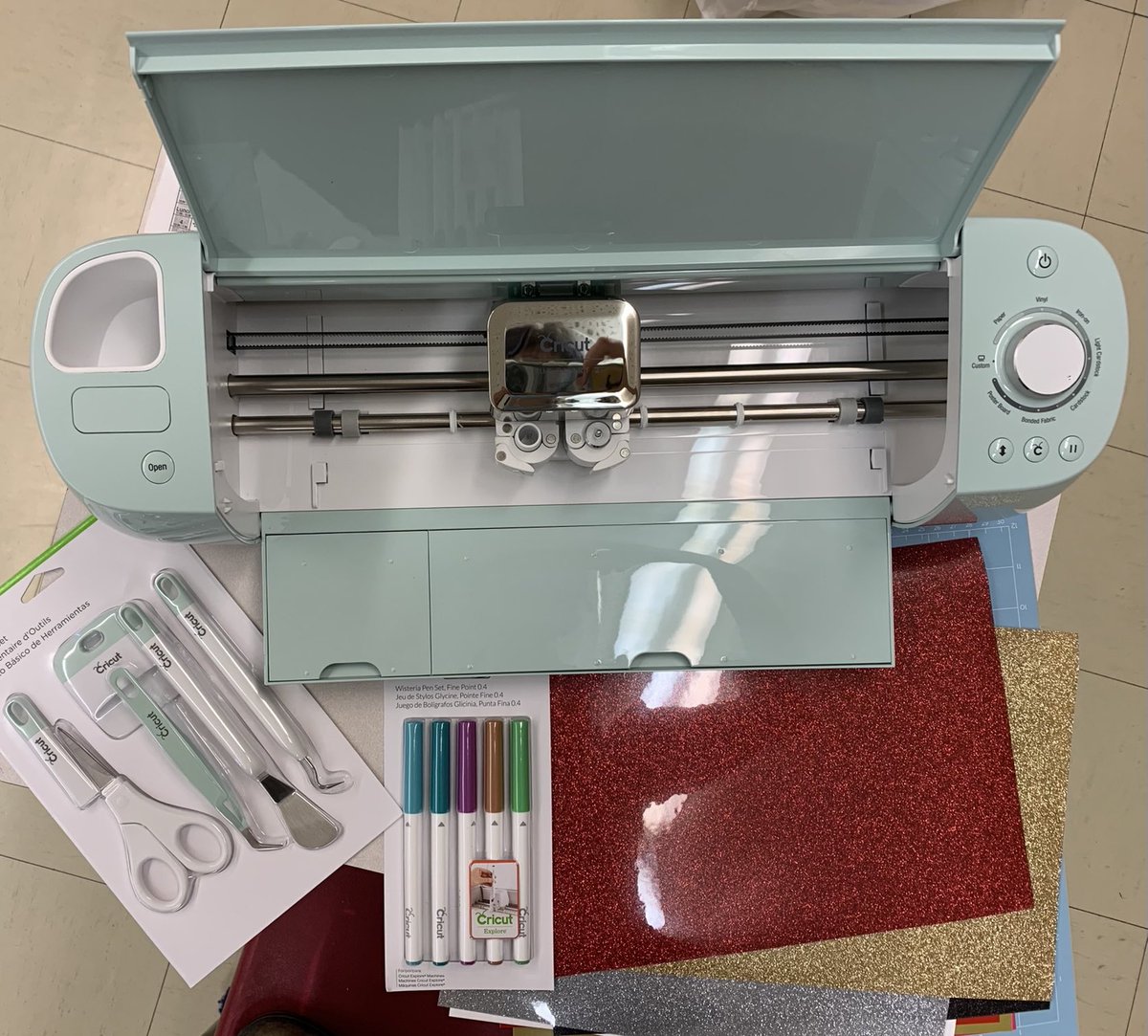 mmelegrow's tweet photo. Like Christmas morning here today!! Thank you ⁦@brilliant_labs⁩ for the Cricut Explore Air 2. Our students are so excited to use it!! ⁦@hillviewacademy⁩ ⁦@NLESDCA⁩ https://t.co/FmhTcpJkOh